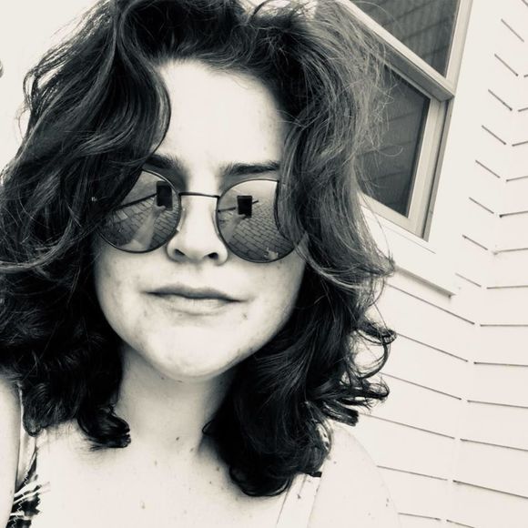 Meet your Posher, Melanie - Picture 1 of 1